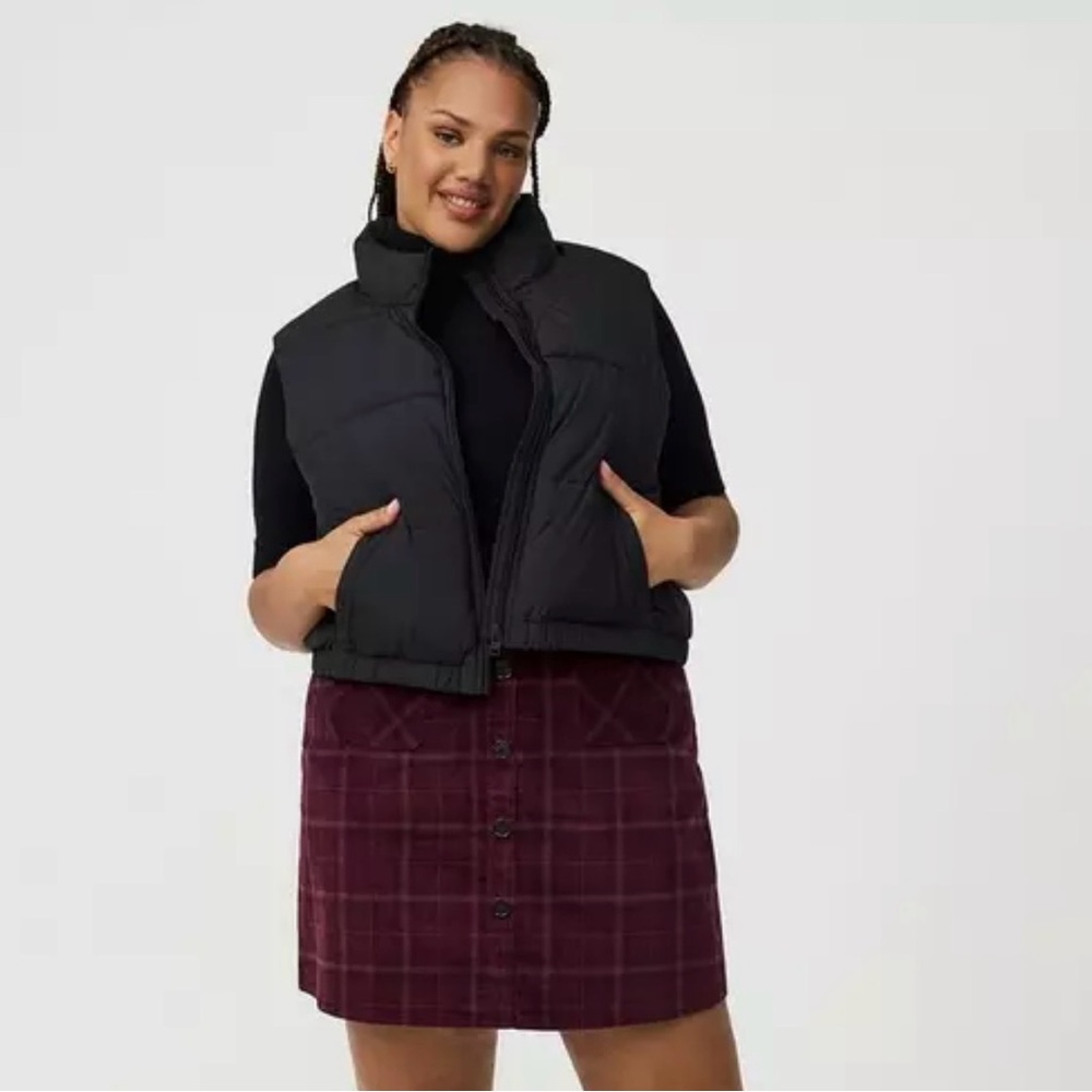 NWOT Women’s Torrid Black Puffer Vest with Pockets; SZ 1X or 14/16